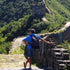 Photo d'un backpacker sur la Muraille de Chine